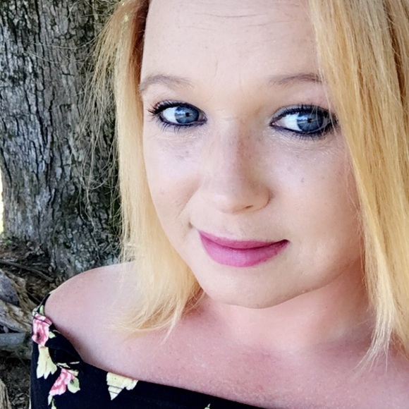 Meet your Posher, Dawn - Picture 6 of 8